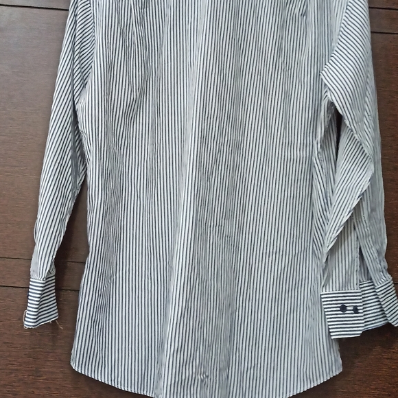 Givenchy - Picture 2 of 8